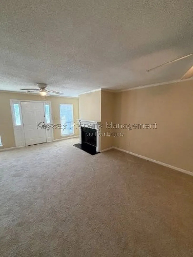 2 bed, 1.5 bath, 1190 sqft, $1,335 — Photo 2