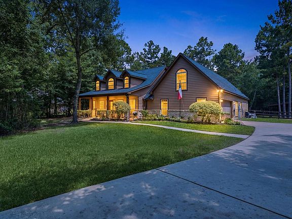2nd image of 10915 Crawford Cir