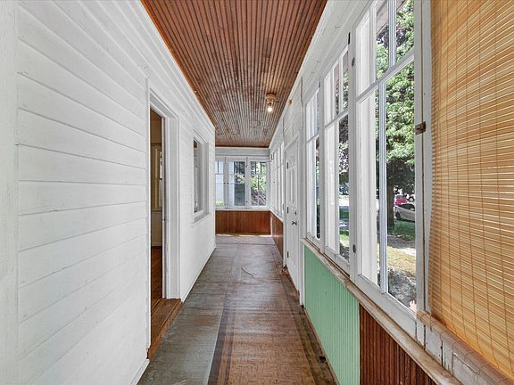 4th image of 820 Rose Ave