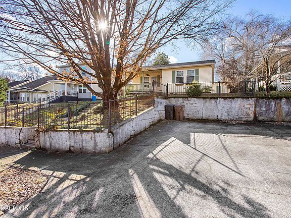 2nd image of 1108 Overton Pl