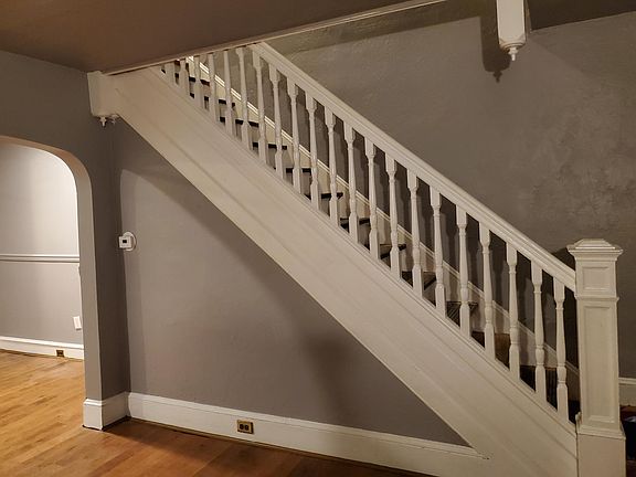 2nd image of 586 Elm St