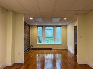 1909 W Irving Park Rd, Chicago, IL 60613