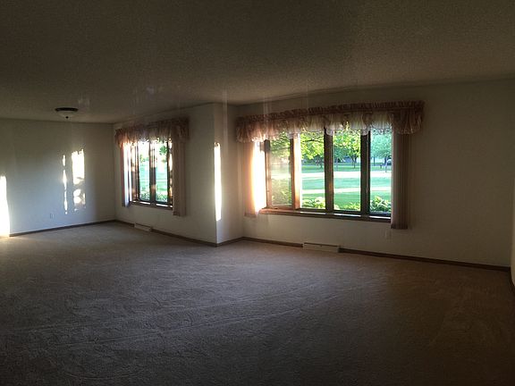 Formal living/dining room