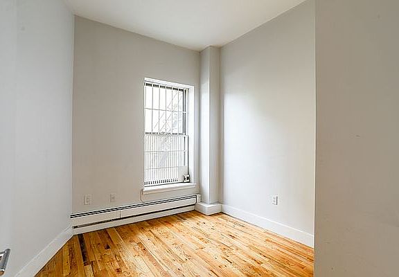 3rd image of 1073 Bedford Ave APT 3B