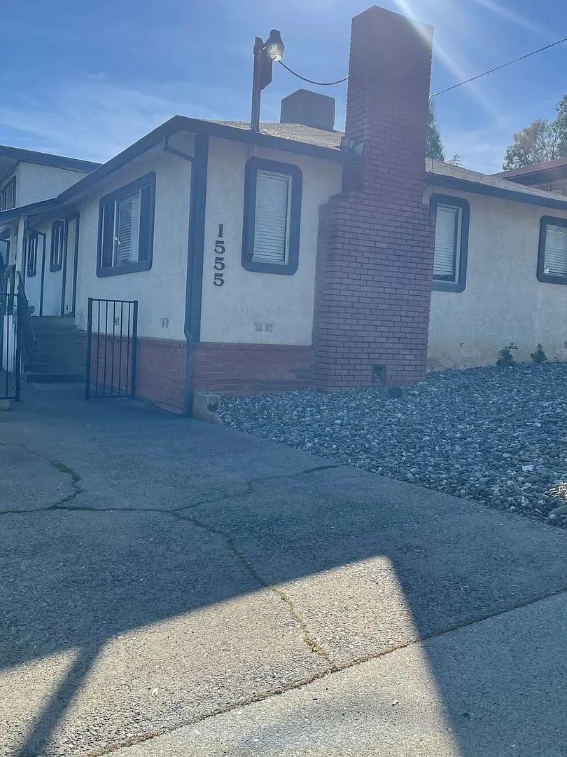 1555 Olive Avenue — Photo 1