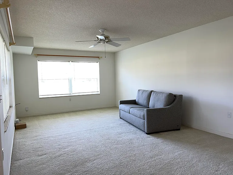 36 Danbury Ct #B — Photo 9