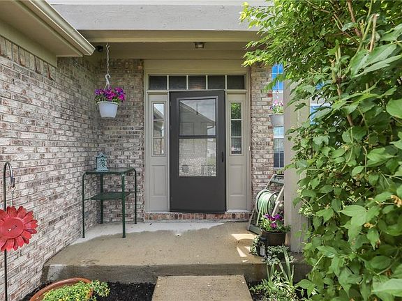 3rd image of 4027 Sungate Ct