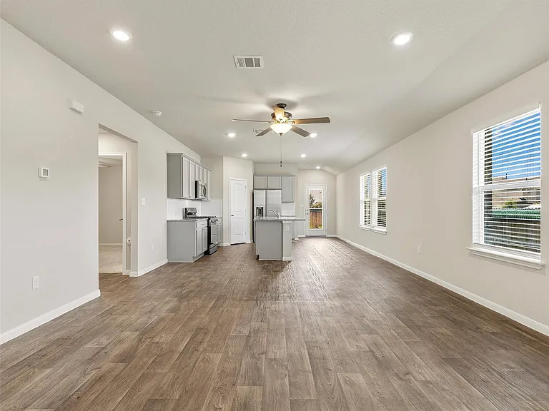 233 Baron Creek Trl — Photo 8