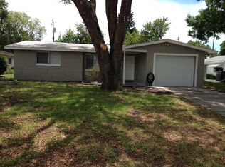 10438 Blossom Lake Dr, Seminole, FL 33772