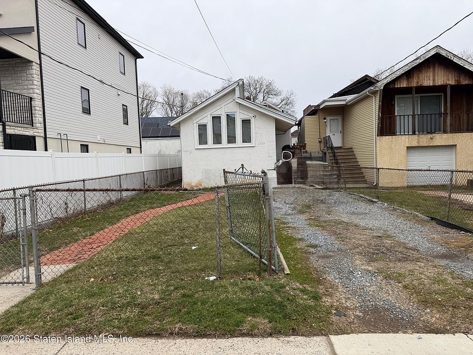 1st image of 285 Norway Ave