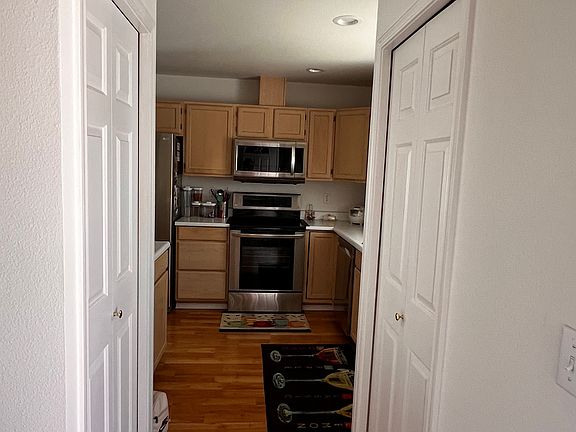 3rd image of 4434 Governor Ln SE #4434