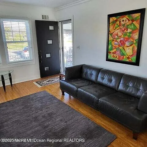 303 Evergreen Ave — Photo 6