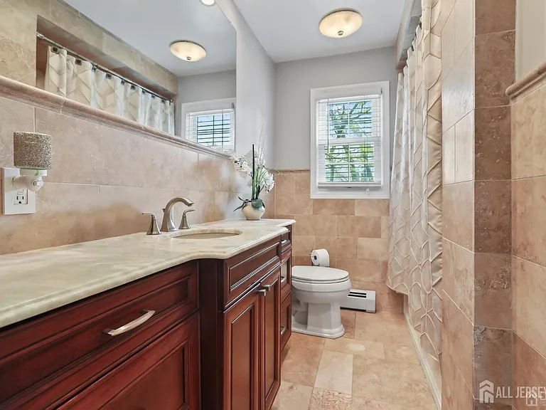 262 Wall St — Photo 10