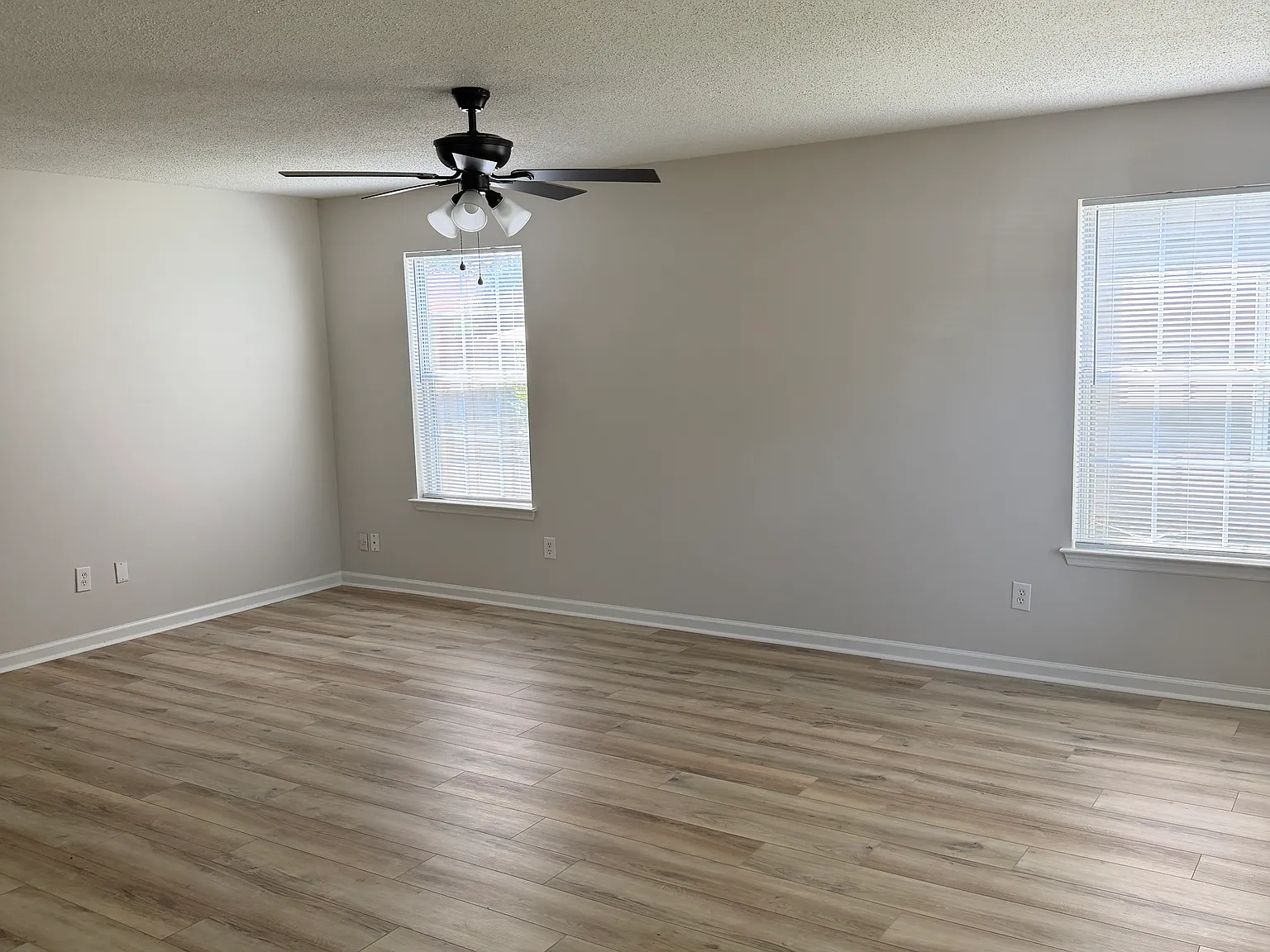 3 bed, 1596 sqft, $1,980 — Photo 2