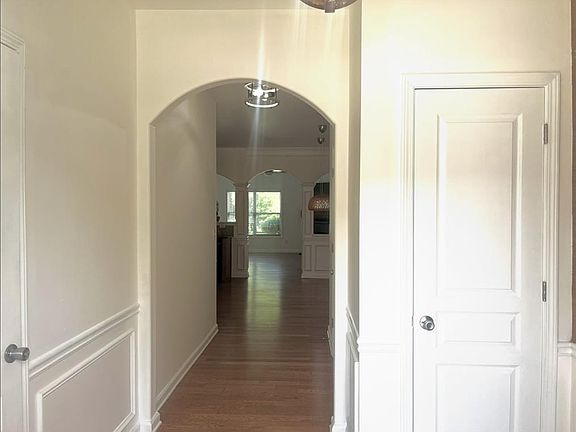 2nd image of 6125 Elmshorn Way