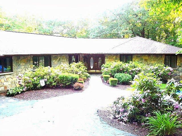 2nd image of 33 Pleasant Hill Rd