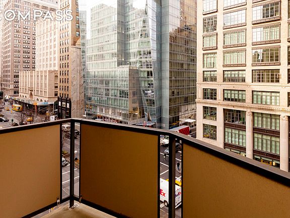 4th image of 407 Park Ave S APT 7E