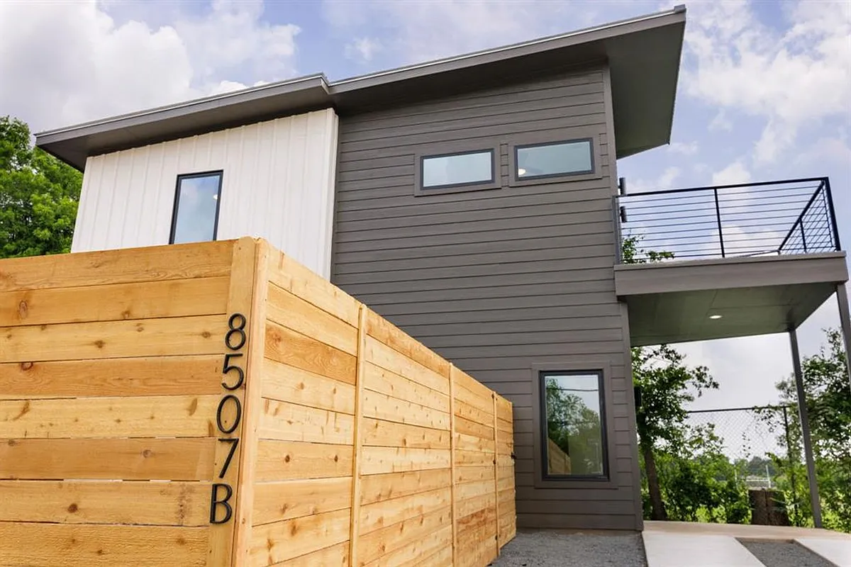 Building Photo - 8507 Hathaway Dr