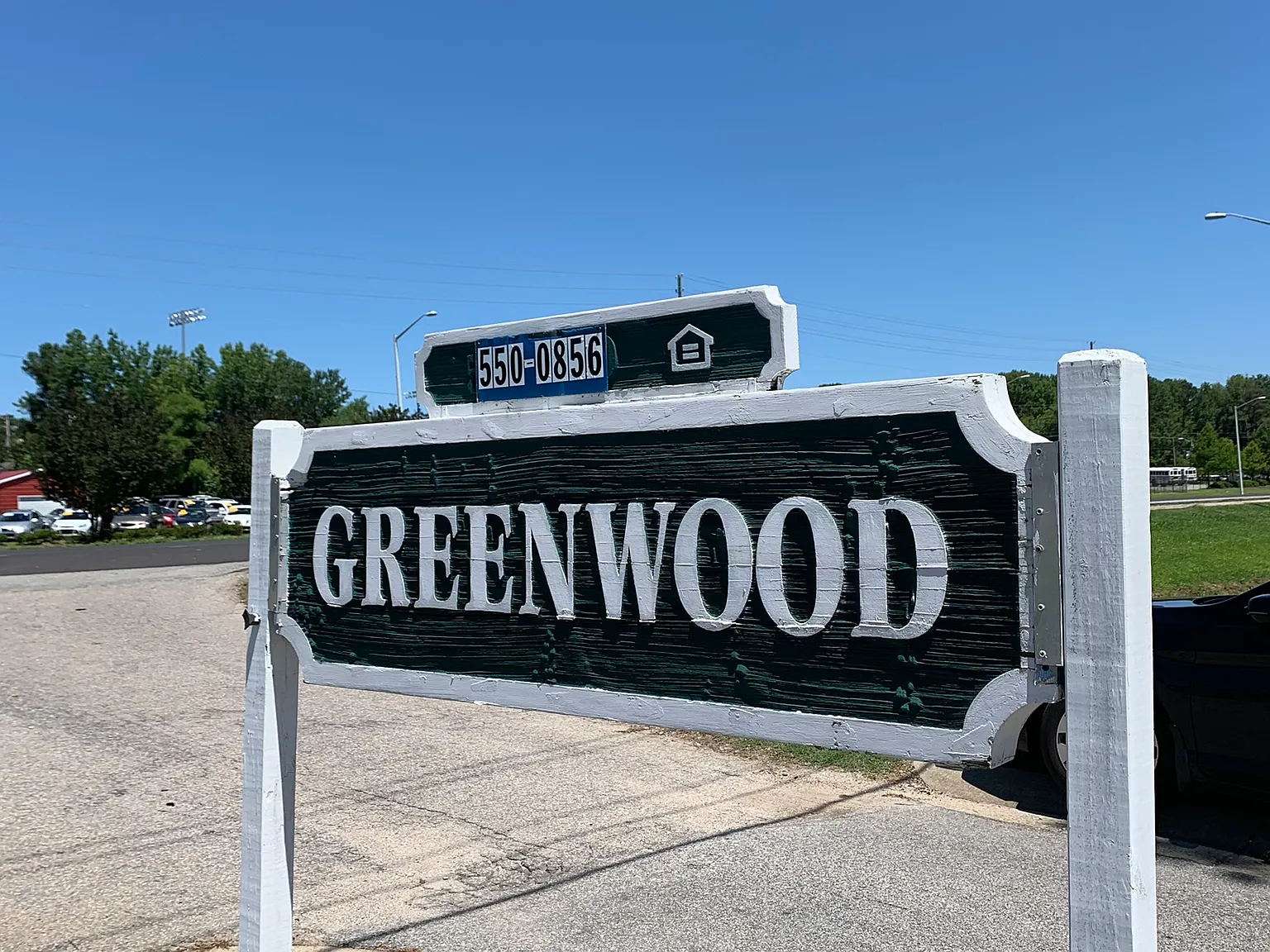 604 Greenwood Dr — Photo 1