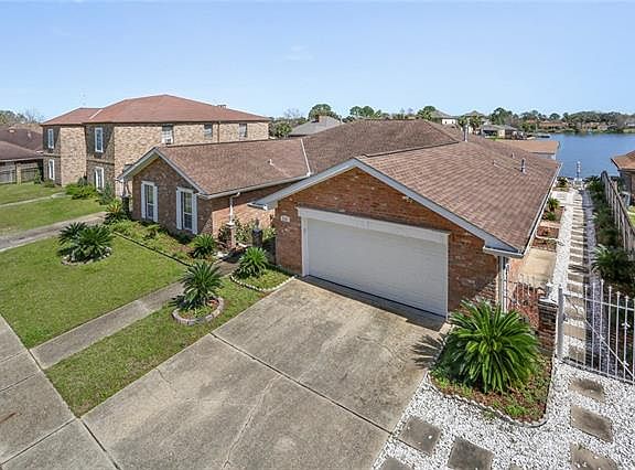 2nd image of 7121 Cove Dr