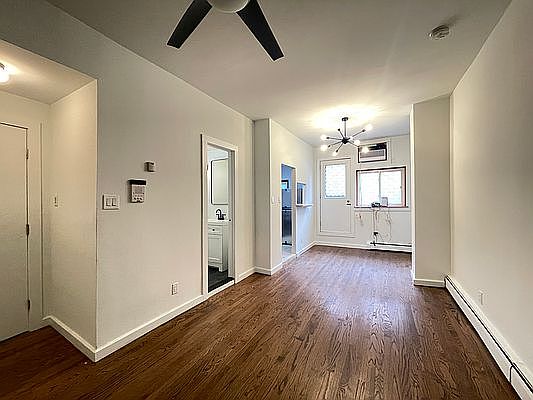 2nd image of 181 Nassau Ave #1