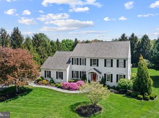 19 Clover Mill Ln, Malvern, PA 19355