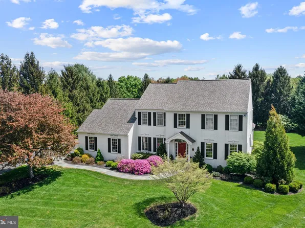 19 Clover Mill Ln, Malvern, PA 19355
