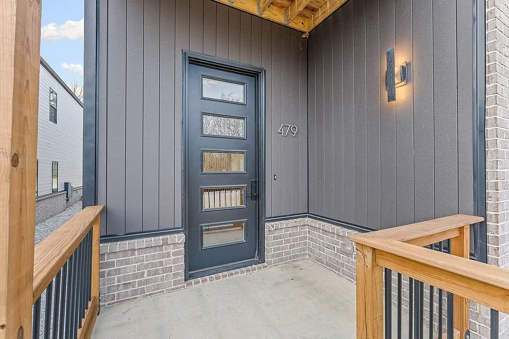 3 bed, 2.5 bath, 1825 sqft, $2,900 — Photo 2