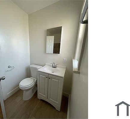 5th image of 611 W 52nd St