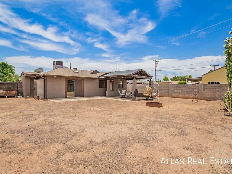 224 W Montecito Ave — Photo 30