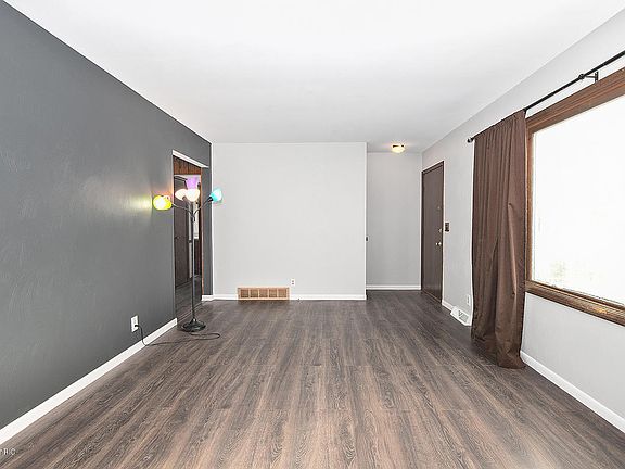4th image of 621 Butternut Dr
