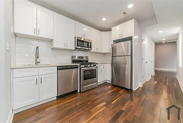2 bed, 1000 sqft, $1,462 — Photo 1