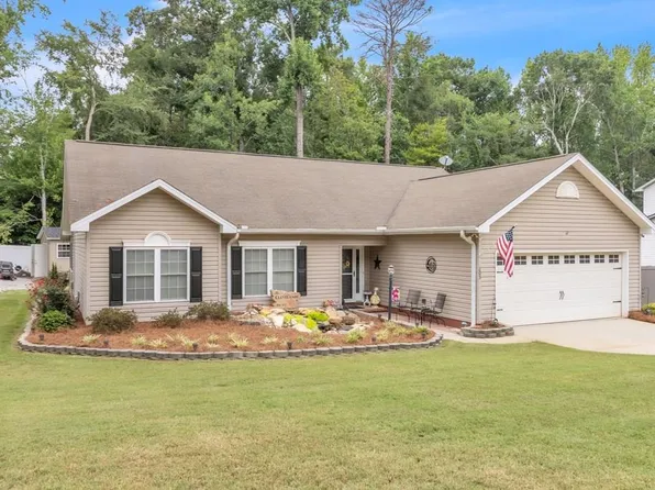 205 Oak Ridge Dr, Greenwood, SC 29649
