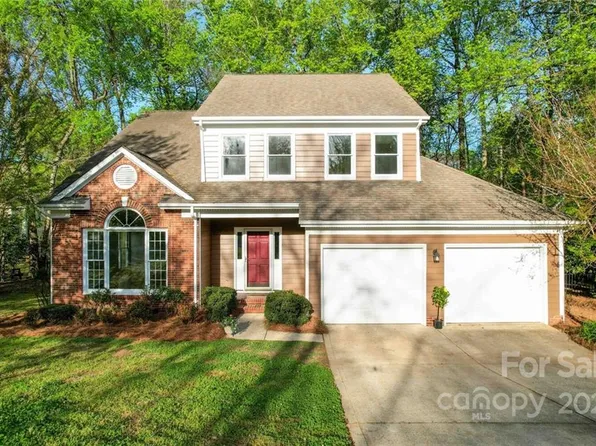 1061 Fairway Ridge Rd NW, Concord, NC 28027