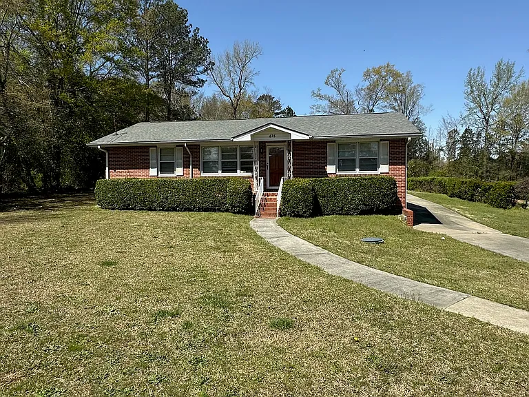 628 Wimbish Rd — Photo 1