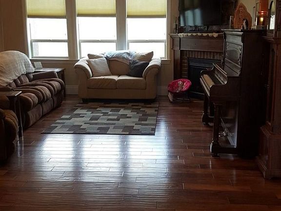 5th image of 123 Commerce Dr