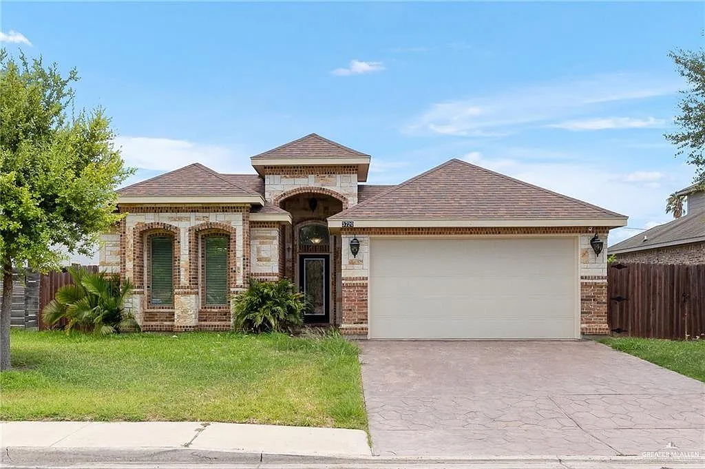 3 bed, 2.5 bath, 1611 sqft, $1,900 — Photo 2