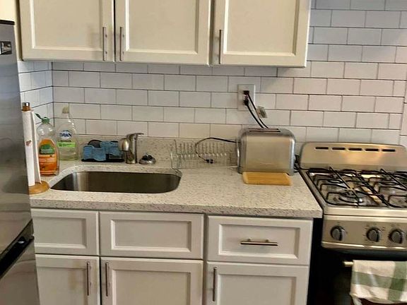 3rd image of 31 W 85th St #5A