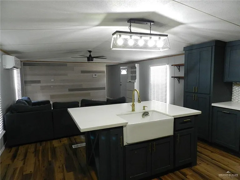 1718 E Juarez Ave NE — Photo 18