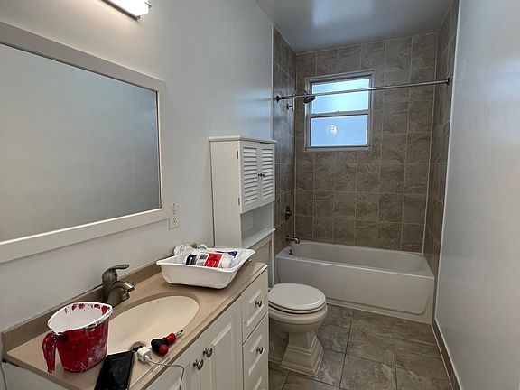 2nd image of 423 Warburton Ave APT 3