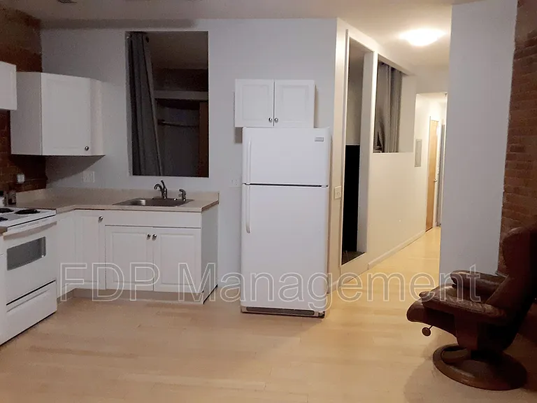 480-488 E Main St #416 — Photo 4