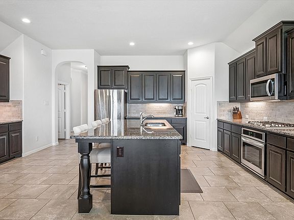 5th image of 3001 Hidden Valley Dr