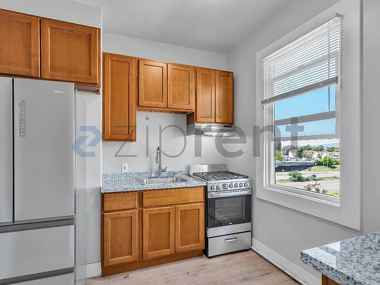 680 14th St #410 — Photo 17