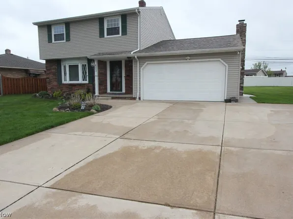 6484 Wedgewood Dr, Brookpark, OH 44142