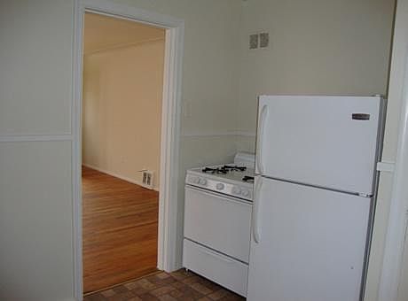3rd image of 4409 Jamieson Ave