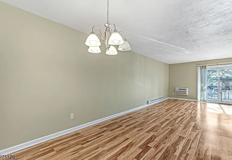 798 Eves Dr #2R — Photo 12