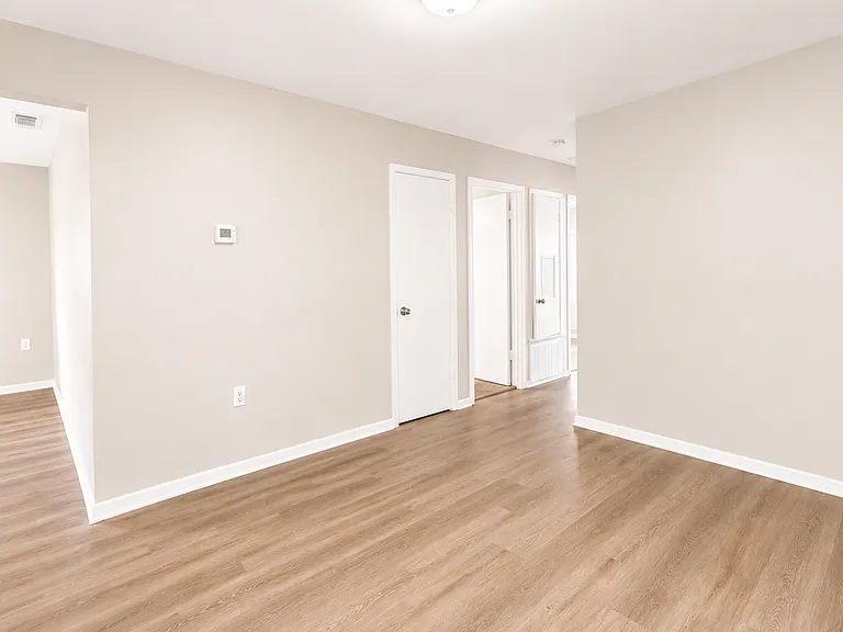 11906 Las Vegas St — Photo 10
