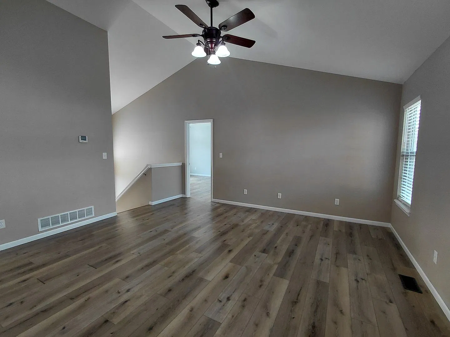 Single Family Home! — Photo 4