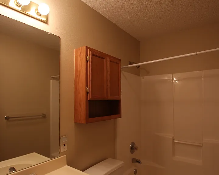 16052-16054 Echo Glen Dr — Photo 12