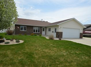 1007 S Wells St, Aberdeen, SD 57401